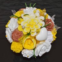 Mydlová Kytica v keramickom kvetináči - žltá, hnedá, biela