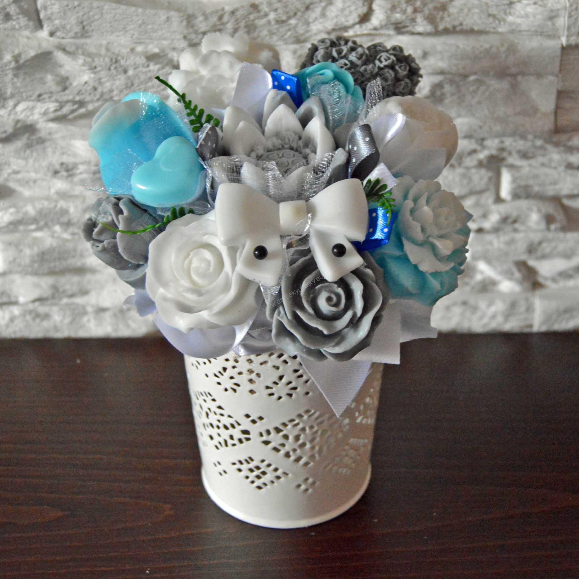 Mydlová Kytica -  tyrkysovo- sivo- biela
