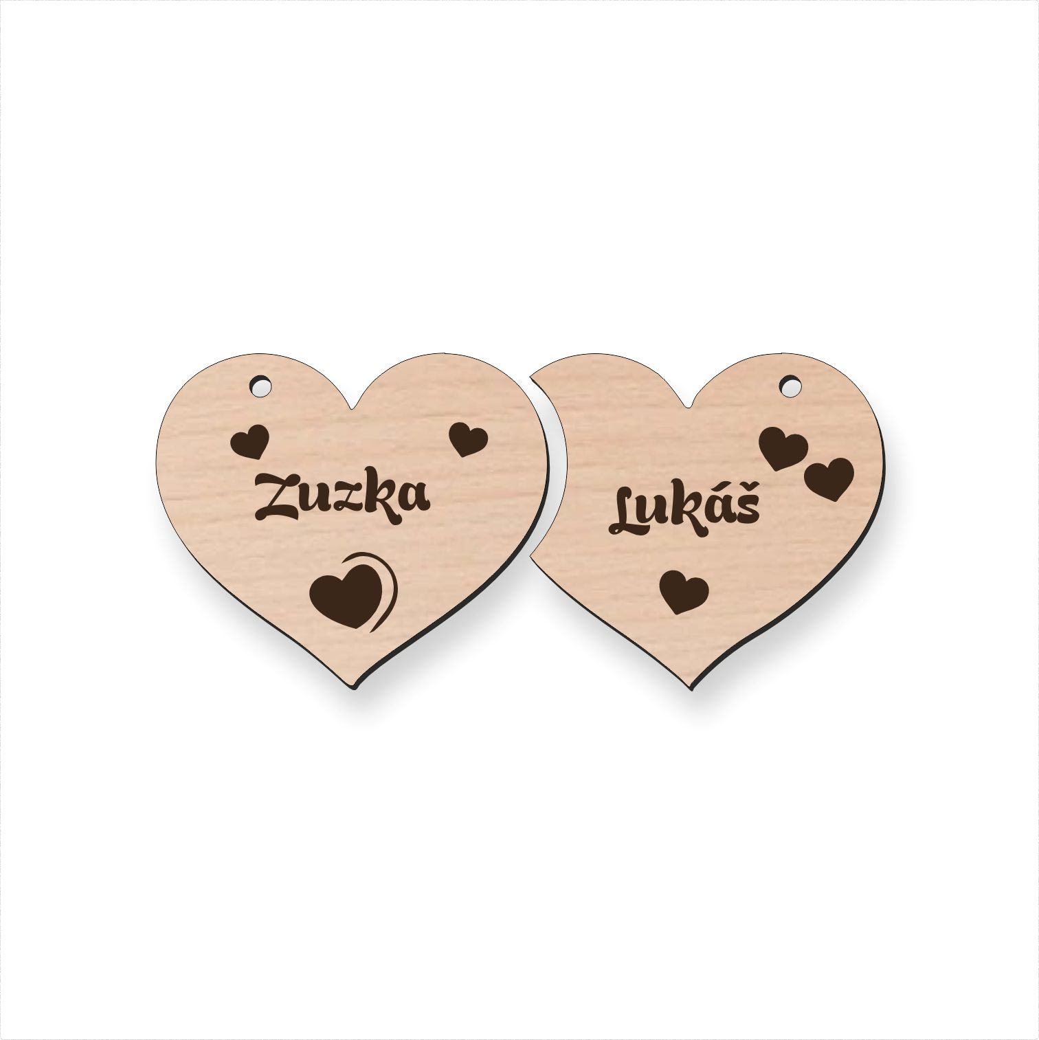 Personalizovateľný drevený prívesok pre pár – dve spojené srdcia s menami