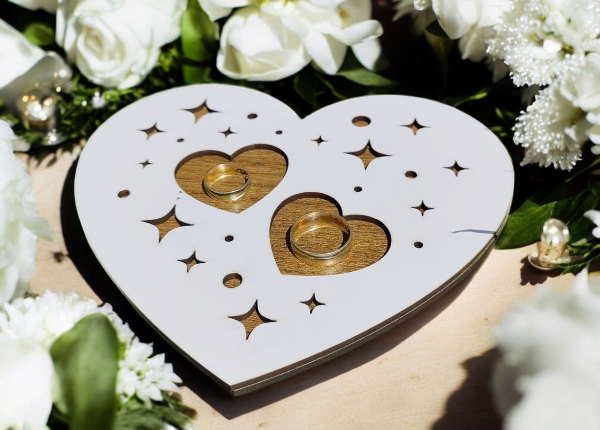 Drevené srdce na obrúčky