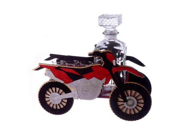 Darčeková súprava motorka s fľašou a štamperlíkmi