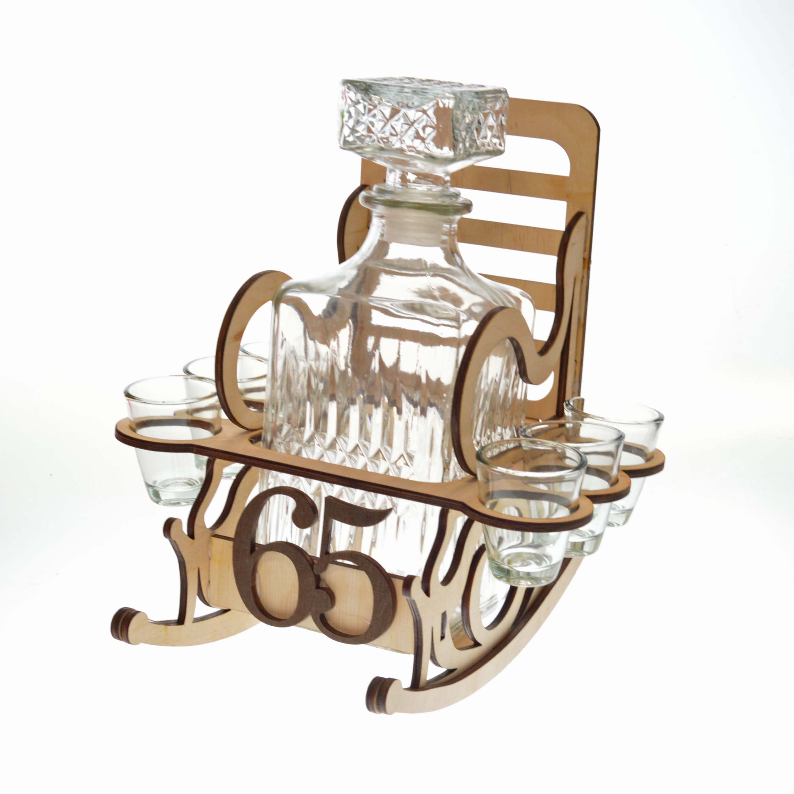 Drevené kreslo s fľaškou k 65. narodeninám