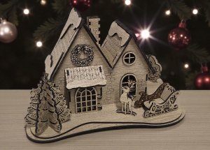 Drevený vianočný domček