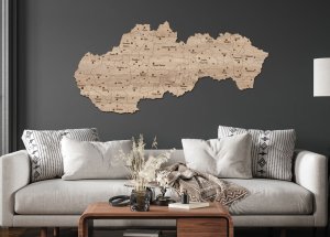 Drevená mapa Slovenska s okresmi a mestami