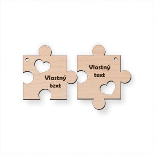 Personalizovateľný drevený prívesok pre pár – puzzle srdce s vlastným textom
