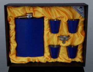 Súprava BLUE ploskačka 240 ml + 4 ks štamperlíkov 35 ml