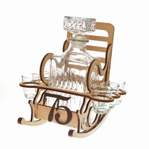 Drevené kreslo s fľaškou k 75. narodeninám