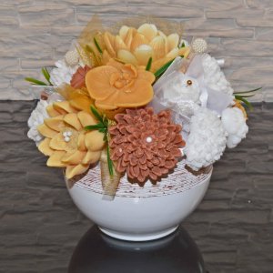Mydlová Kytica v keramickom kvetináči - zlatá, hnedá, biela