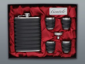 Ploskačka s 4 pohárikmi a lejkom