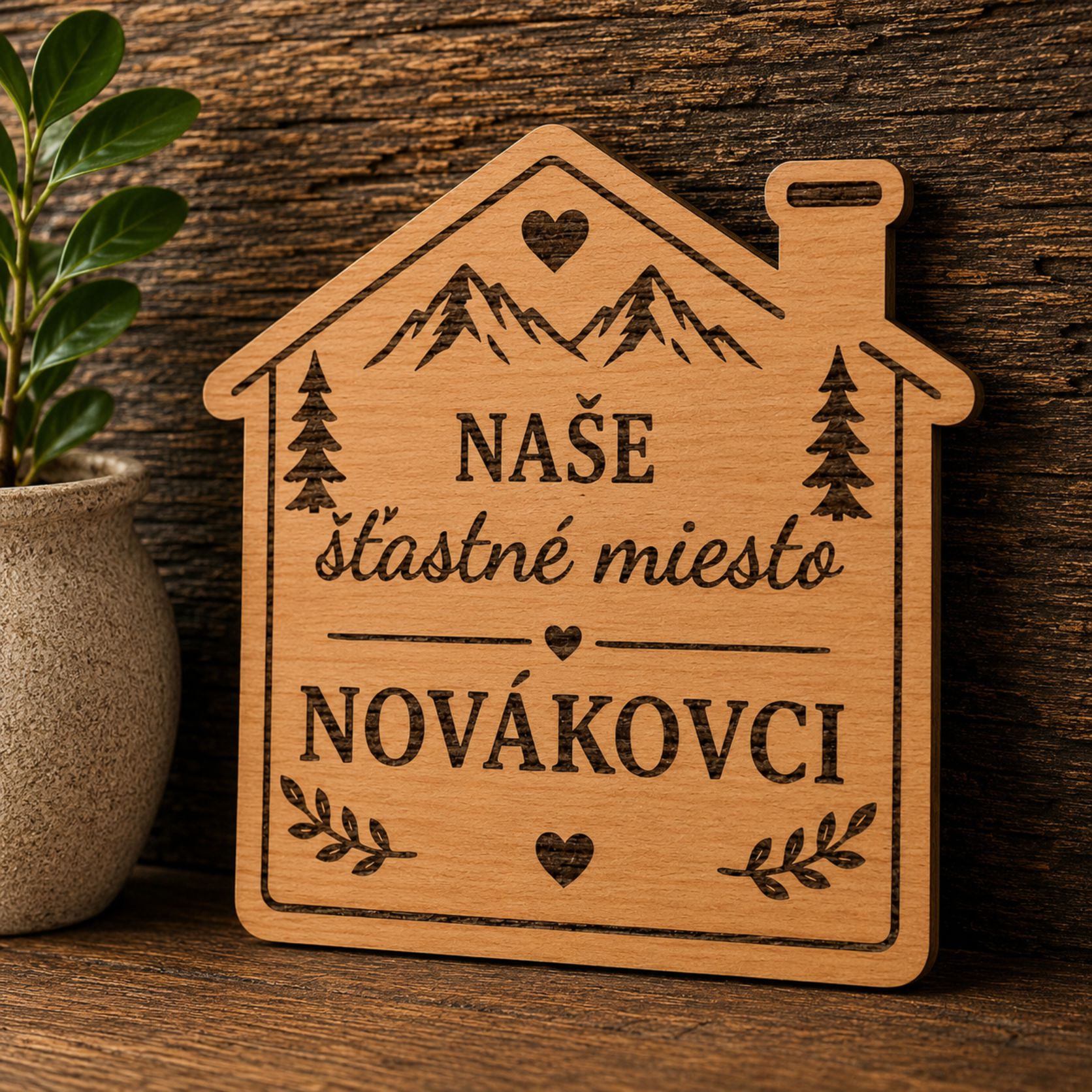 Personalizovaná drevená tabuľka domček XL - Naše šťastné miesto