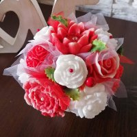 Mydlová kytica S - Červená, biela