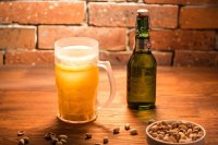 Ľadový pivový pohár CHILLER XXL - 650ml zlatý + otvarak