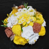 Mydlová Kytica v keramickom kvetináči - žltá, hnedá, biela