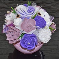 Mydlová Kytica v keramickom kvetináči - fialová, hnedá, biela
