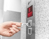 Bezkontaktná kľúčenka - STRIEBORNÁ