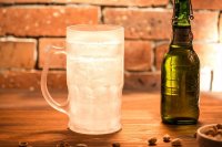 Ľadový pivový pohár CHILLER XXL - 650 ml klasický + otvarak