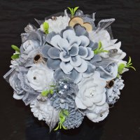 Mydlová Kytica v keramickom kvetináči - sivá, biela