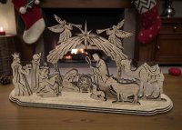 Drevený vyrezávaný betlehem – elegantná vianočná dekorácia