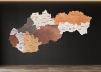 Drevená mapa Slovenska – Farebné kraje s okresmi