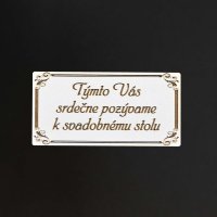 Drevená pozvánka k svadobnému stolu