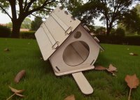 Drevená búdka pre vtáky s otvorom