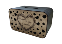 Svadobná truhlica na peniaze - Vyrezávané srdiečka