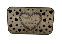 Svadobná truhlica na peniaze - Vyrezávané srdiečka