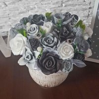 Originálna mydlová kytica - Sivá , biela