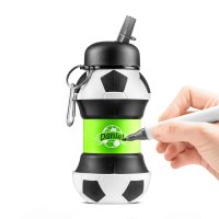 Rozťahovateľná fľaša s futbalovou tematikou