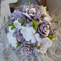 Mydlová kytica v keramickom kvetináči - Sivo-biela