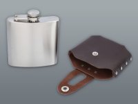 Elegantná ploskačka v koženom puzdre