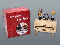 Sada na víno v drevenom sudku