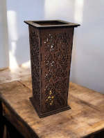 Vysoký drevený svietnik - Ornamenty