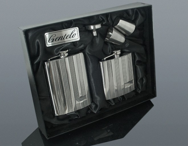 Súprava DOUBLE IRON ploskačka 240 a 180 ml + 2 ks štamperlíkov 30 ml