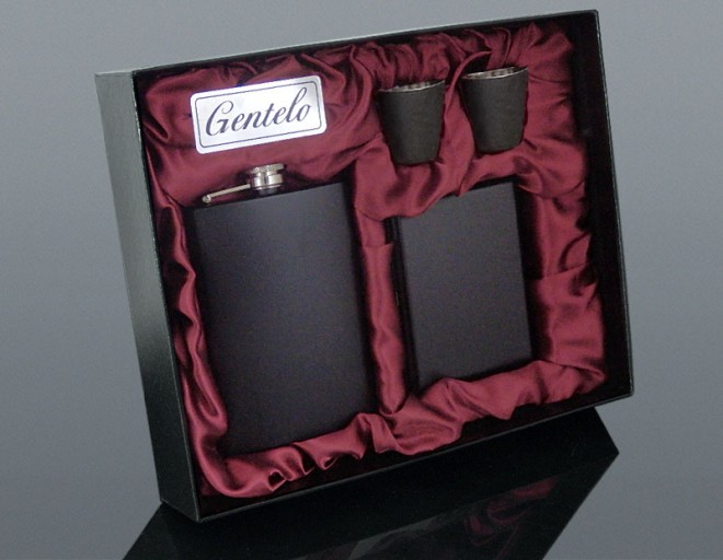 Súprava WALNUT ploskačka 240 ml s tabatierkou + 2 ks štamperlíkov 30 ml