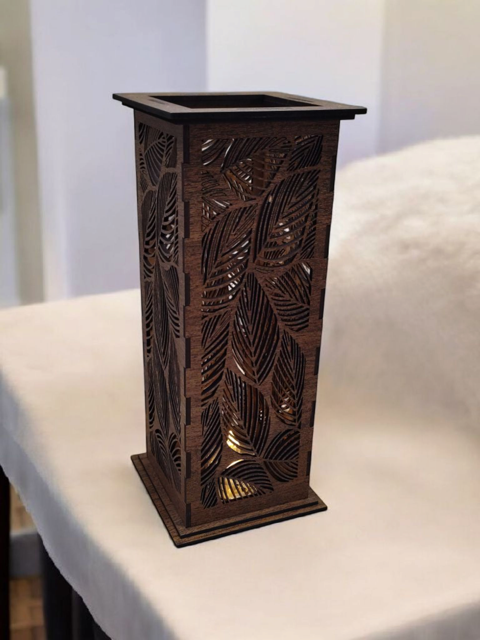 Vysoký drevený svietnik - Listy