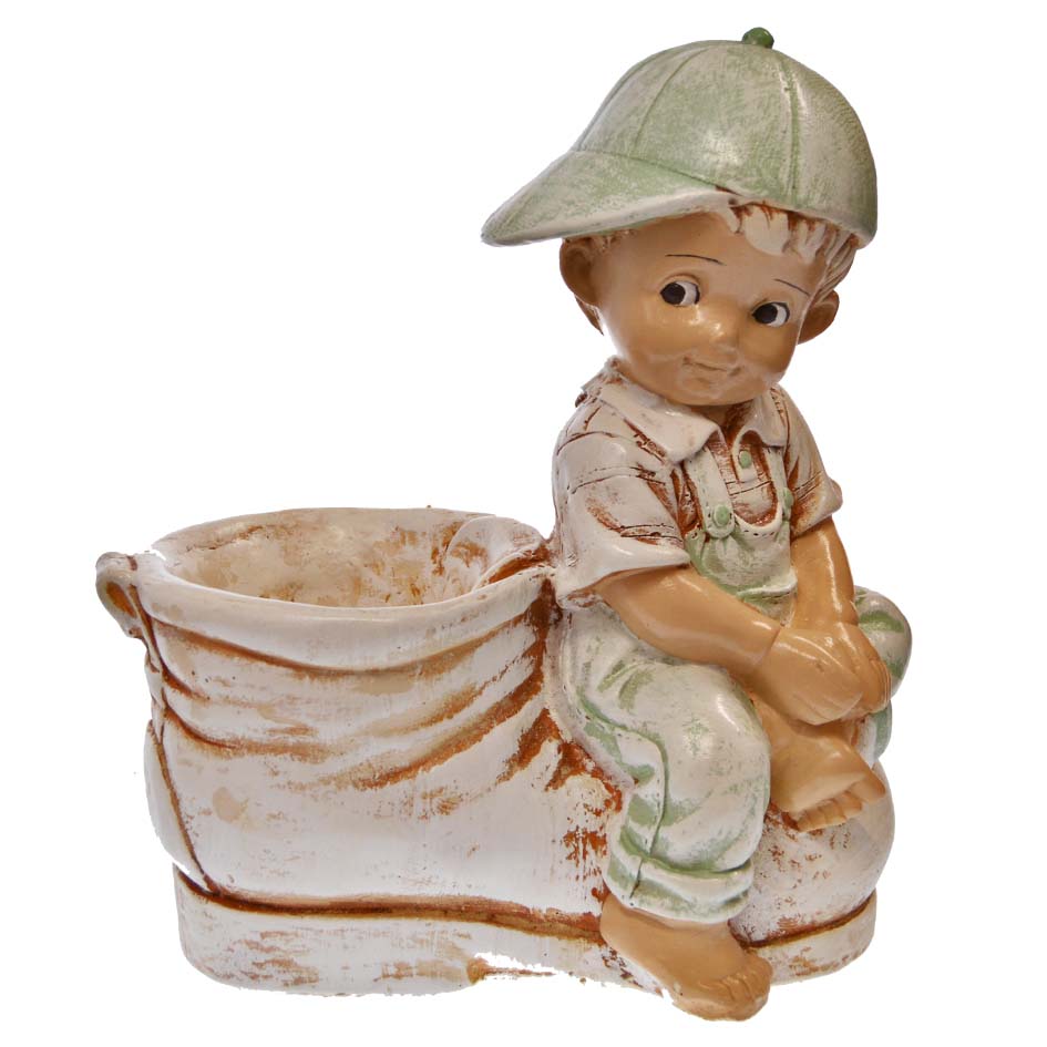 Záhradná dekorácia - chlapec na topánke 30 cm